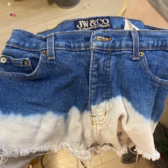 Jeanworks Bleach Dye Shorts - Picture 2 of 5